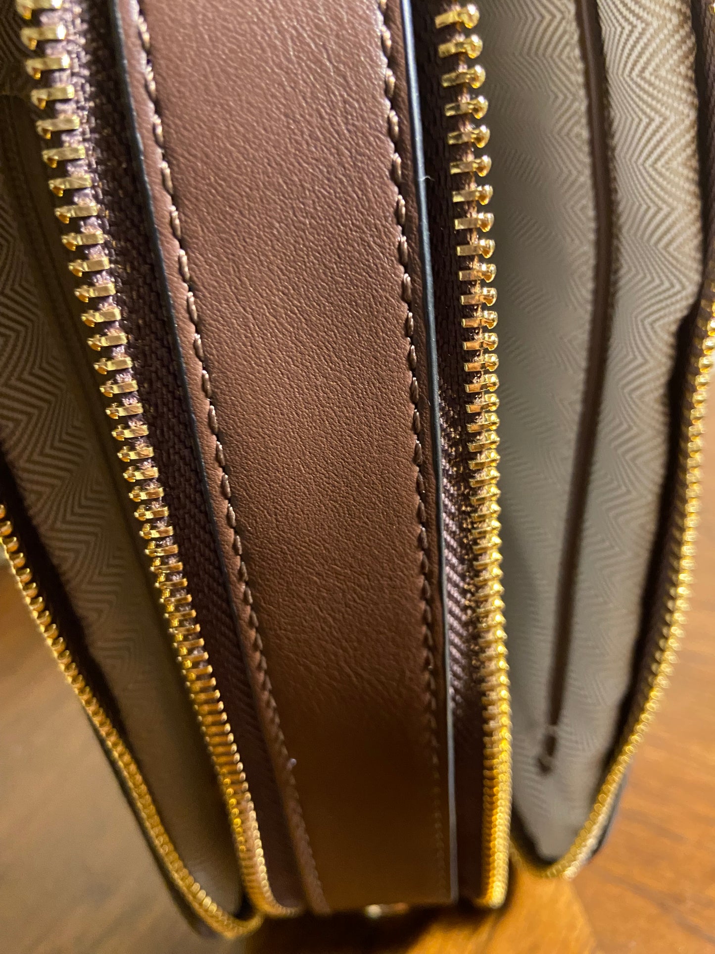 2 IN 1 Crossbody W/Small Pouch